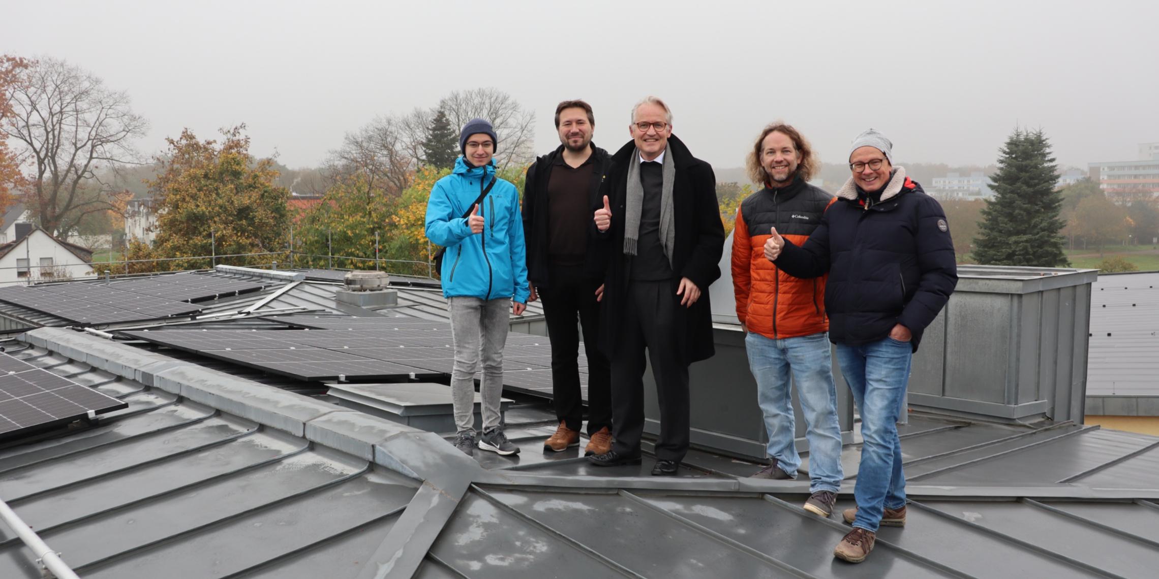 von links nach rechts: Lukas Quack, Alexander Seifert, Pfarrer Dr. Heribert Lennartz, Tobias Kunze, Willy Schlömer