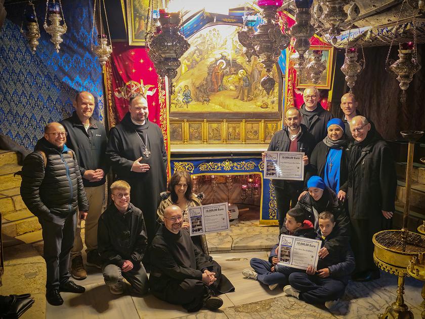 Weihnachtsaktion: Spendenübergabe an drei Gruppen in der Geburtskirche