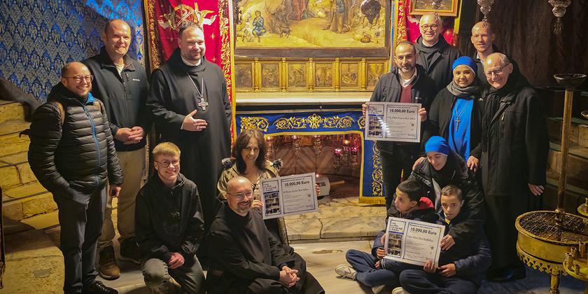 Weihnachtsaktion: Spendenübergabe an drei Gruppen in der Geburtskirche